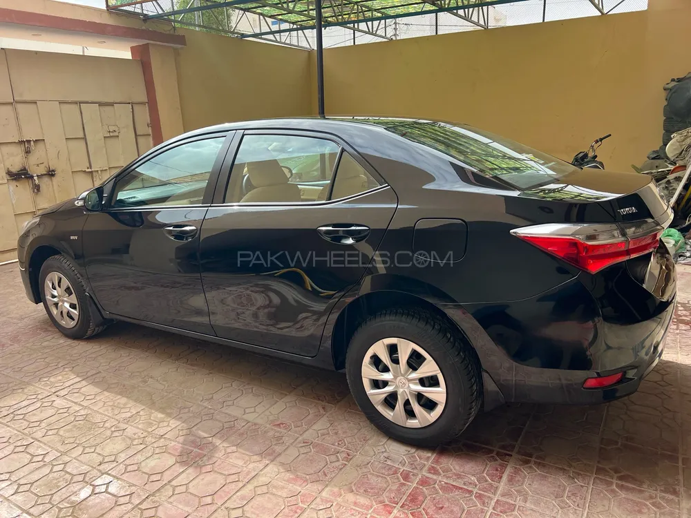 Toyota Corolla 2018 for Sale in Karachi Image-1