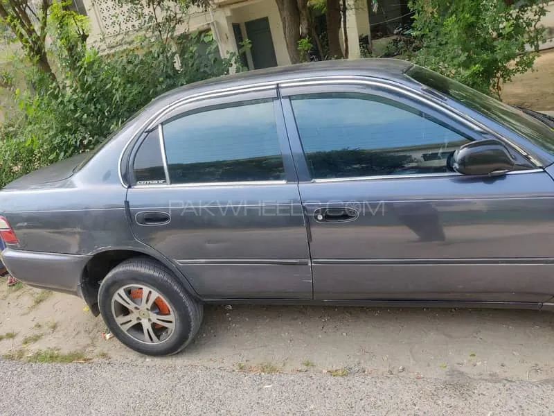 Toyota Corolla 2000 for Sale in Lahore Image-1