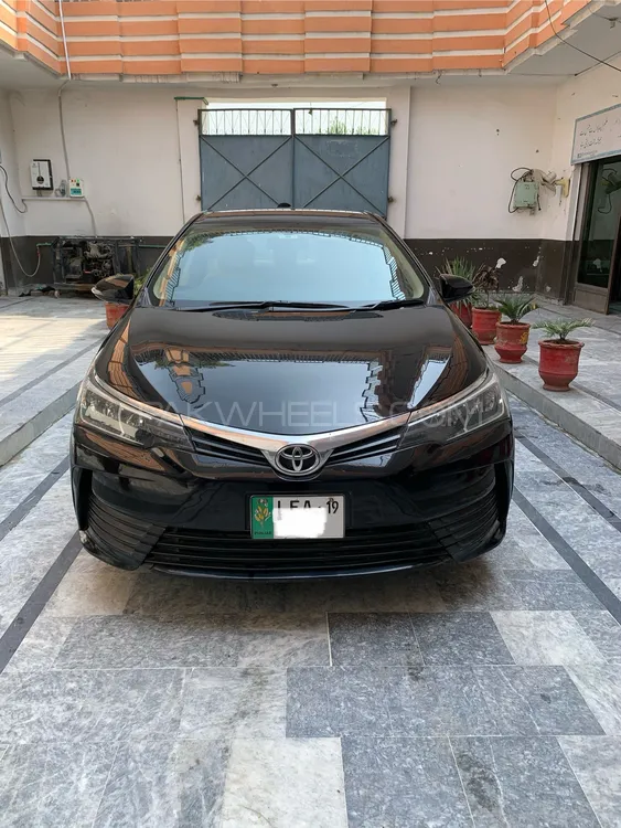 Toyota Corolla 2018 for Sale in Peshawar Image-1