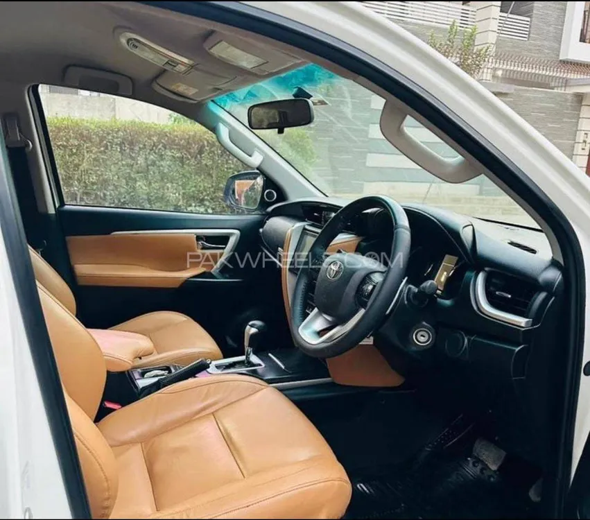 Toyota Fortuner 2017 for Sale in Karachi Toyota Fortuner 2017 for Sale in Karachi Image-9