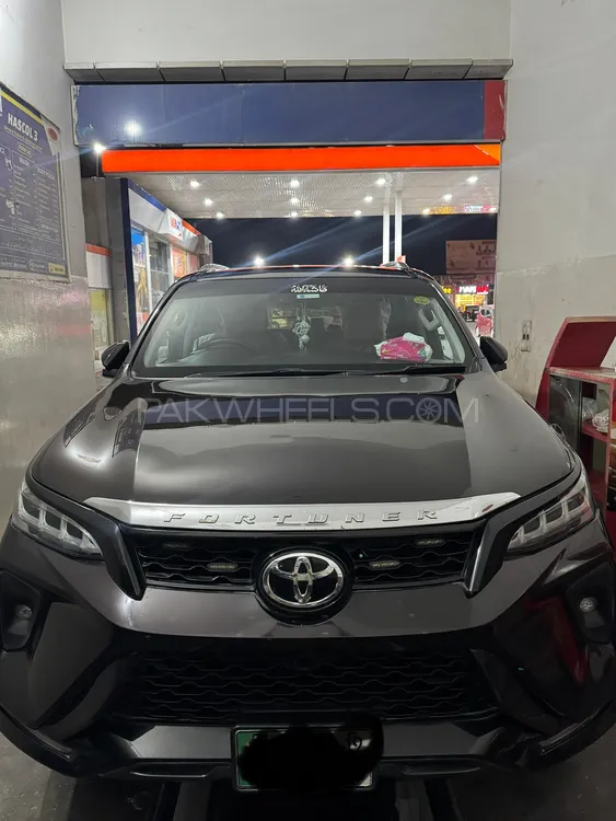 Toyota Fortuner 2017 for Sale in Islamabad Image-1