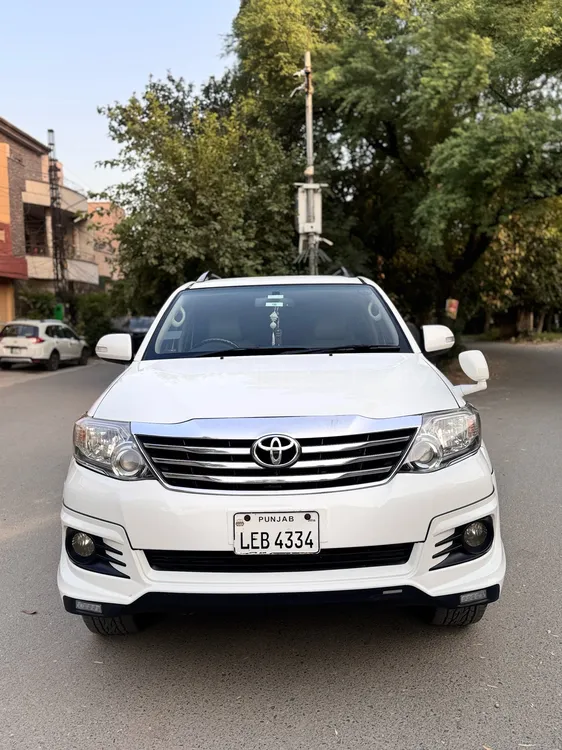 Toyota Fortuner 2016 for Sale in Lahore Image-1