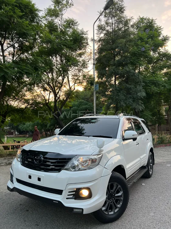 Toyota Fortuner 2016 for Sale in Islamabad Image-1