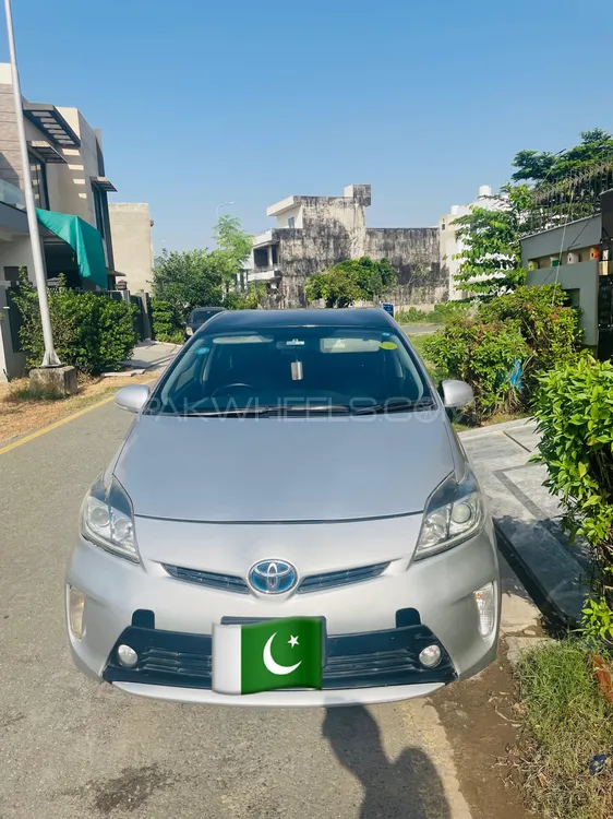 Toyota Prius 2012 for Sale in Lahore Image-1