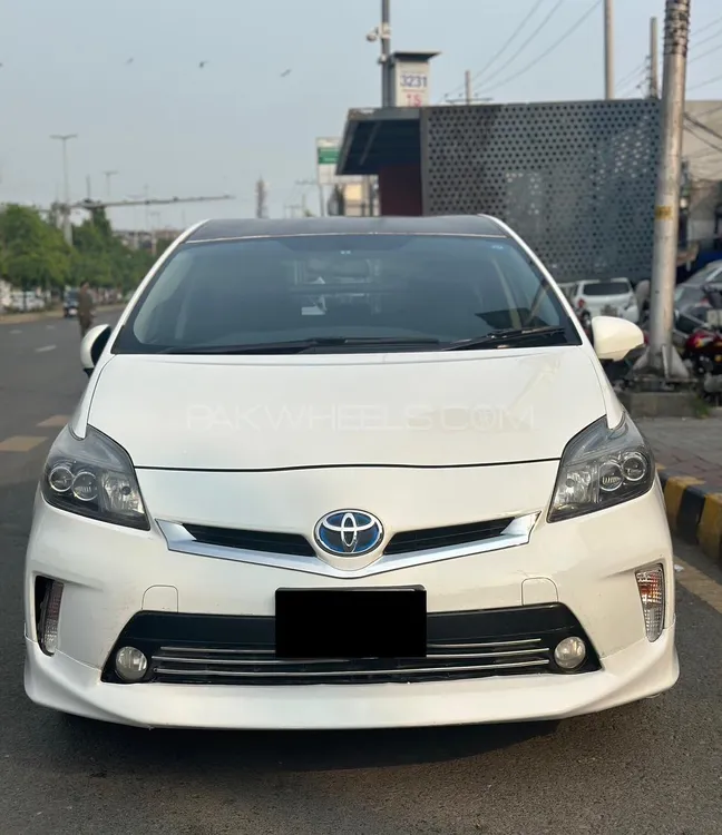 Toyota Prius 2012 for Sale in Lahore Image-1