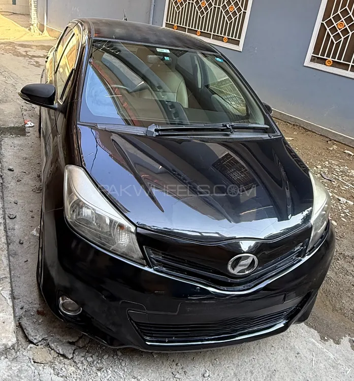 Toyota Vitz 2013 for Sale in Islamabad Image-1