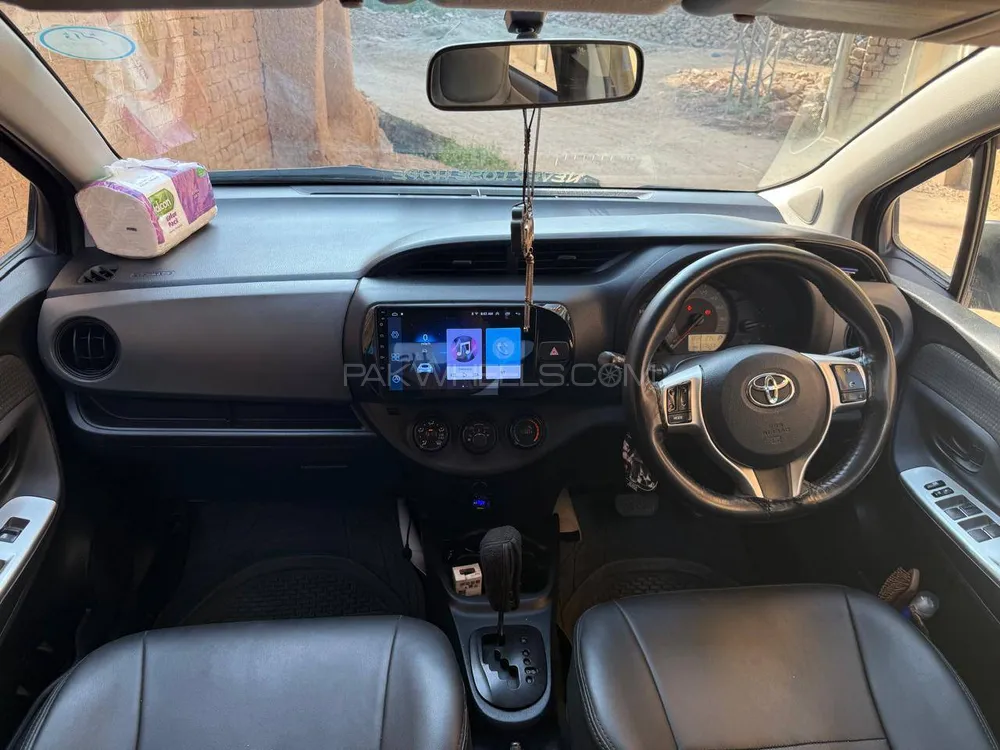 Toyota Vitz 2014 for Sale in Kohat Image-1