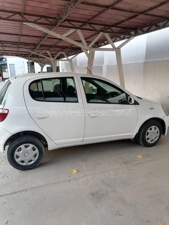 Toyota Vitz 2001 for Sale in Karachi Image-1