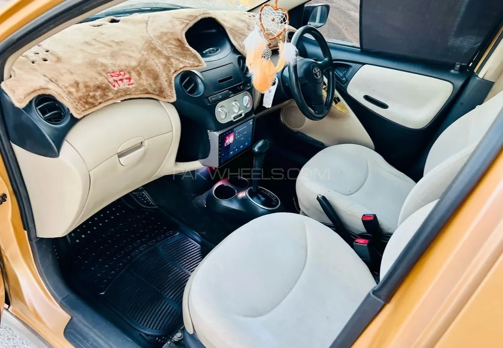 Toyota Vitz 2004 for Sale in Karachi Image-1