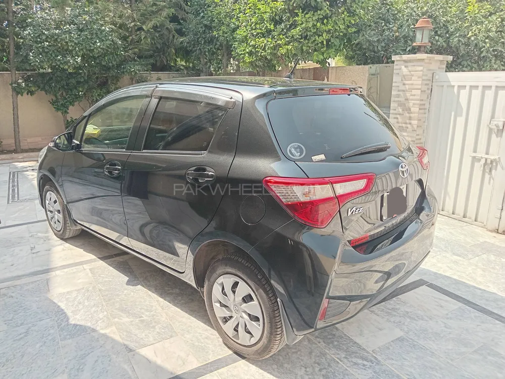 Toyota Vitz 2019 for Sale in Peshawar Image-1