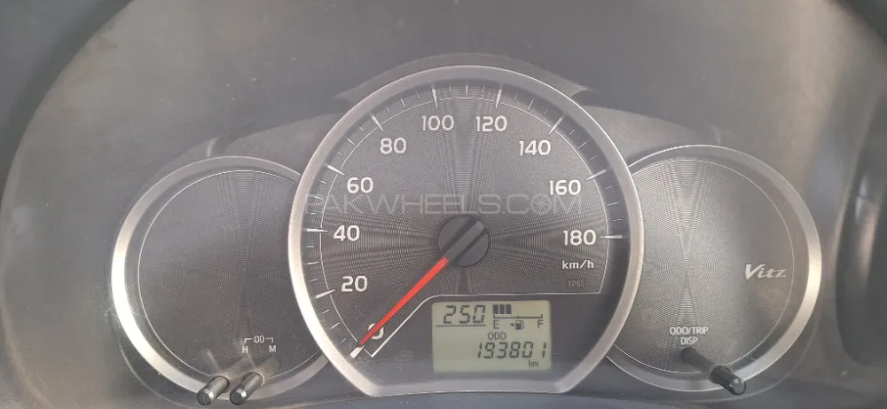Toyota Vitz 2014 for Sale in Islamabad Image-1
