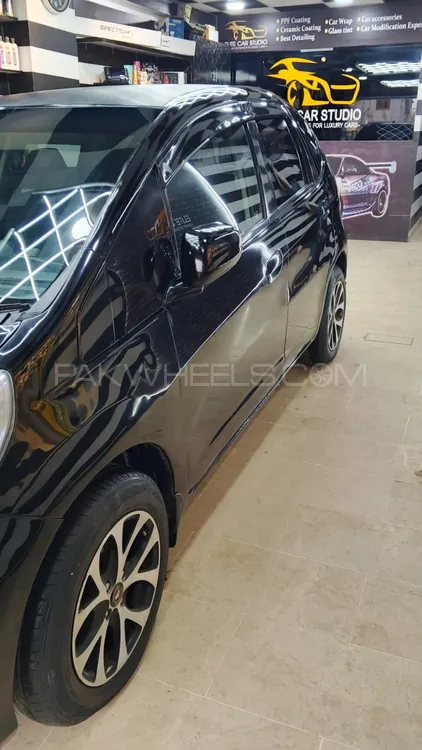 Honda Fit 2011 for Sale in Karachi Image-1