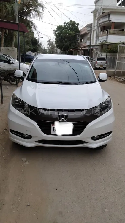 Honda Vezel 2015 for Sale in Karachi Image-1