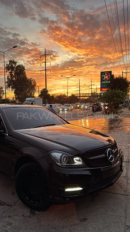 Mercedes Benz C Class 2009 for Sale in Islamabad Image-1