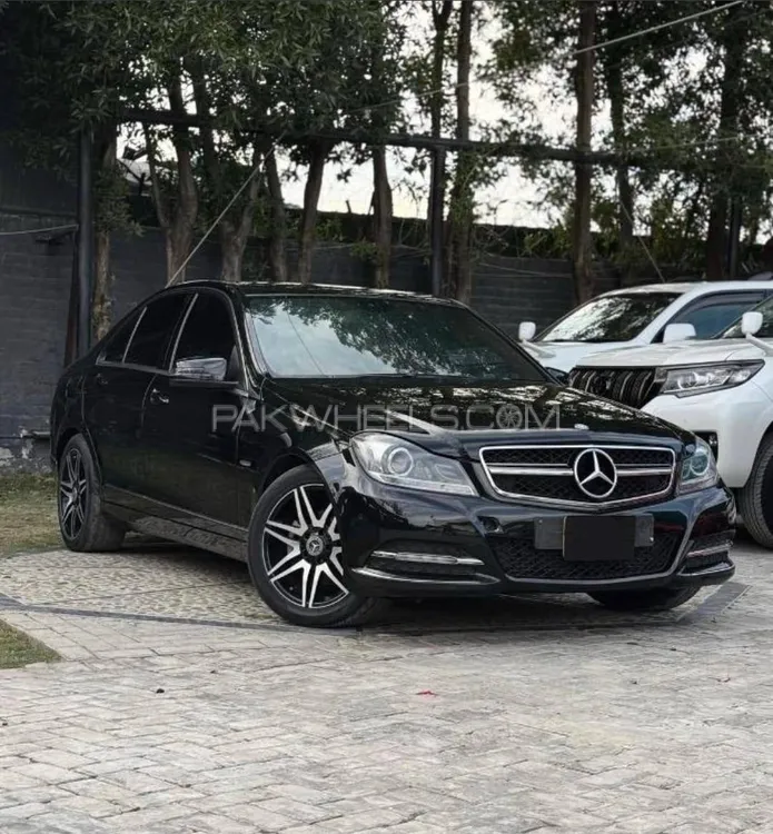 Mercedes Benz C Class 2007 for Sale in Toba Tek Singh Image-1