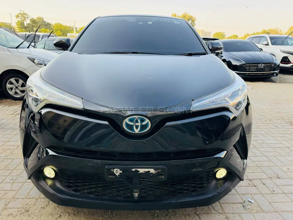 Toyota C-HR 2017 for Sale in Karachi Image-1