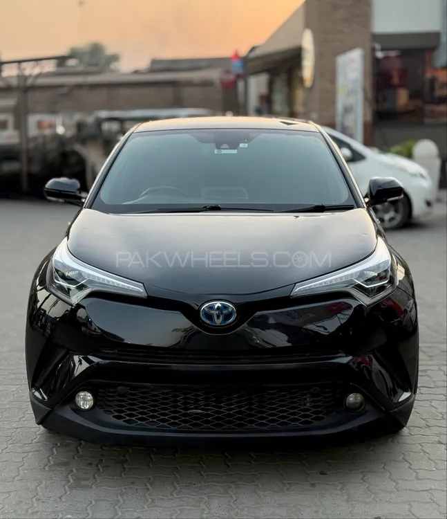 Toyota C-HR 2018 for Sale in Gujranwala Image-1
