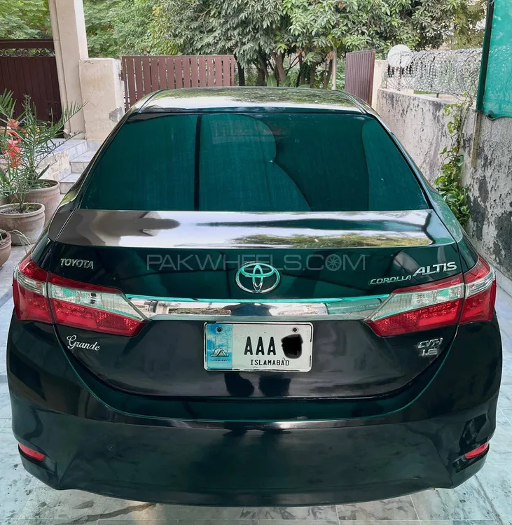 Toyota Corolla 2016 for Sale in Islamabad Image-1