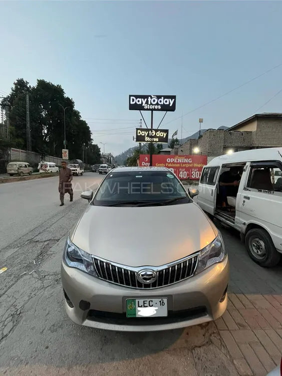 Toyota Corolla Axio 2012 for Sale in Islamabad Image-1