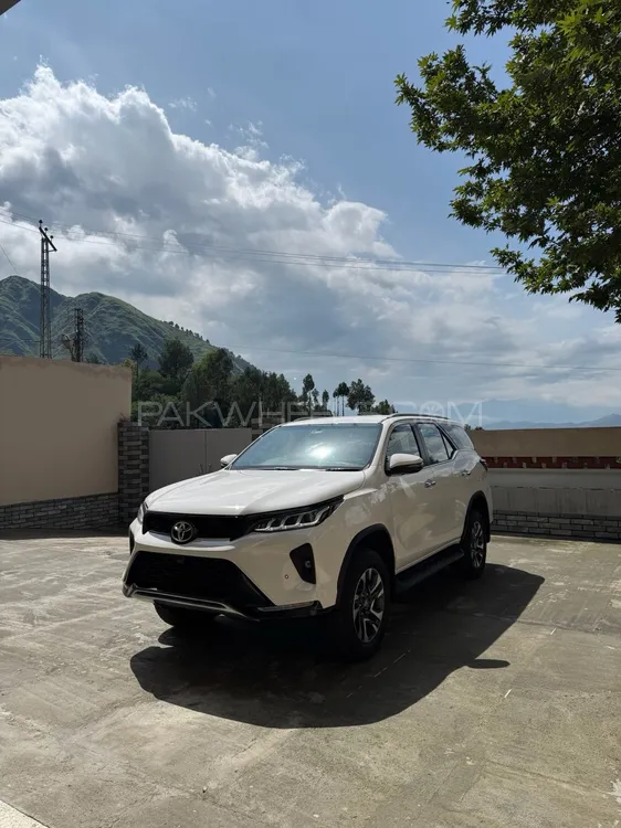 Toyota Fortuner 2025 for Sale in Islamabad Image-1