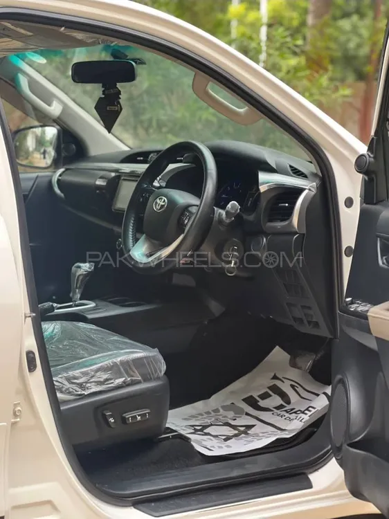 Toyota Hilux 2017 for Sale in Karachi Toyota Hilux 2017 for Sale in Karachi Image-7