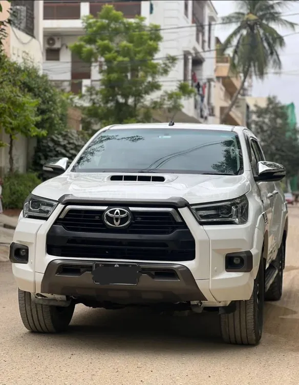 Toyota Hilux 2017 for Sale in Karachi Toyota Hilux 2017 for Sale in Karachi Image-3