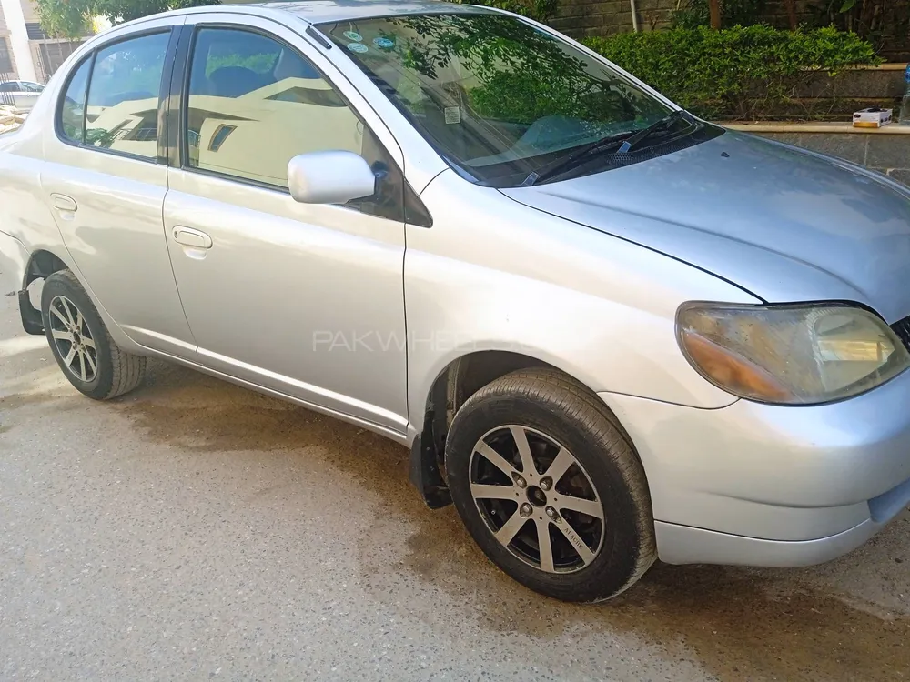 Toyota Platz 2005 for Sale in Karachi Image-1