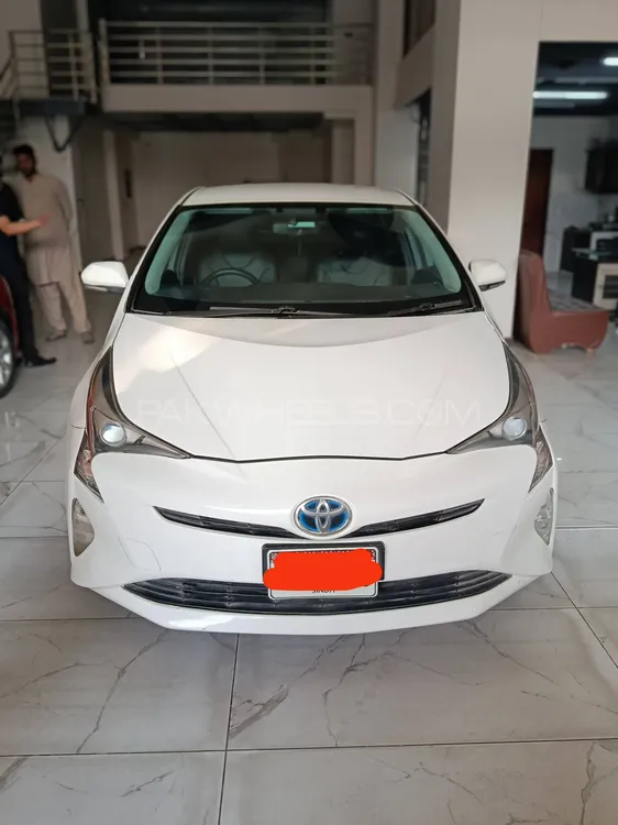 Toyota Prius 2016 for Sale in Karachi Image-1