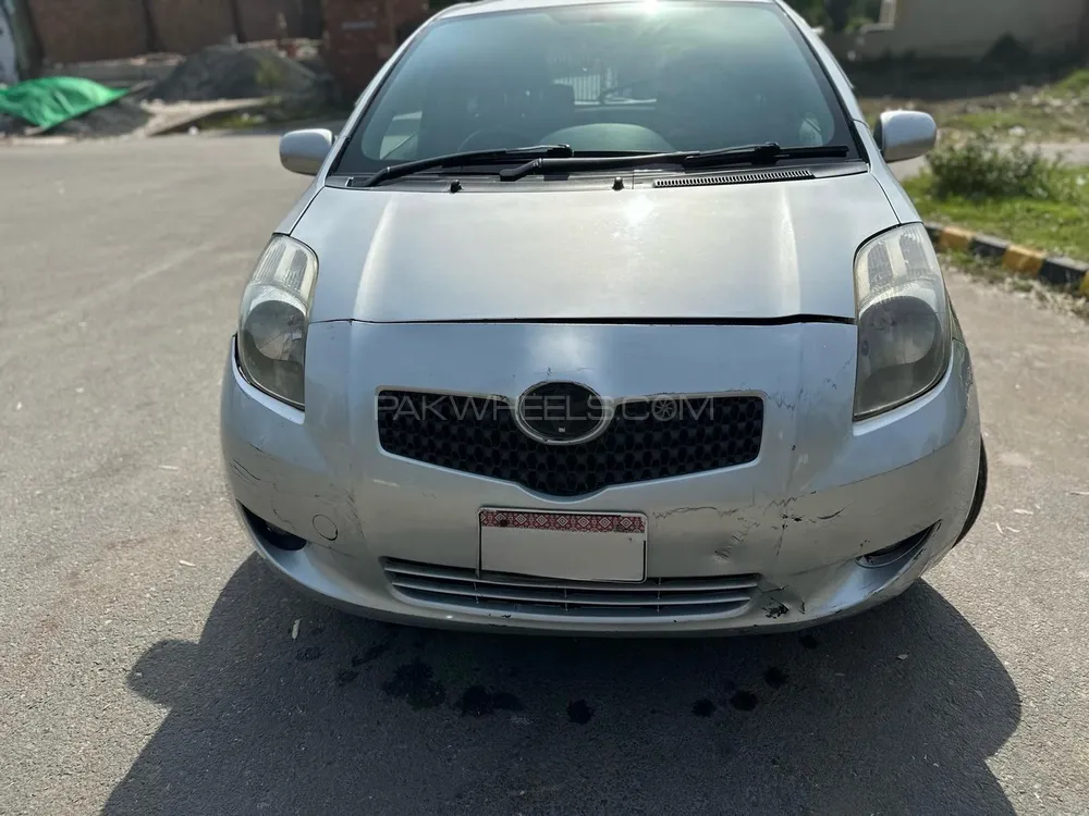 Toyota Vitz 2005 for Sale in Lahore Image-1