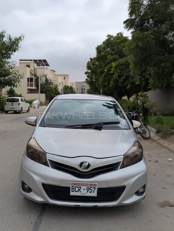 Toyota Vitz 2011 for Sale in Karachi Image-1