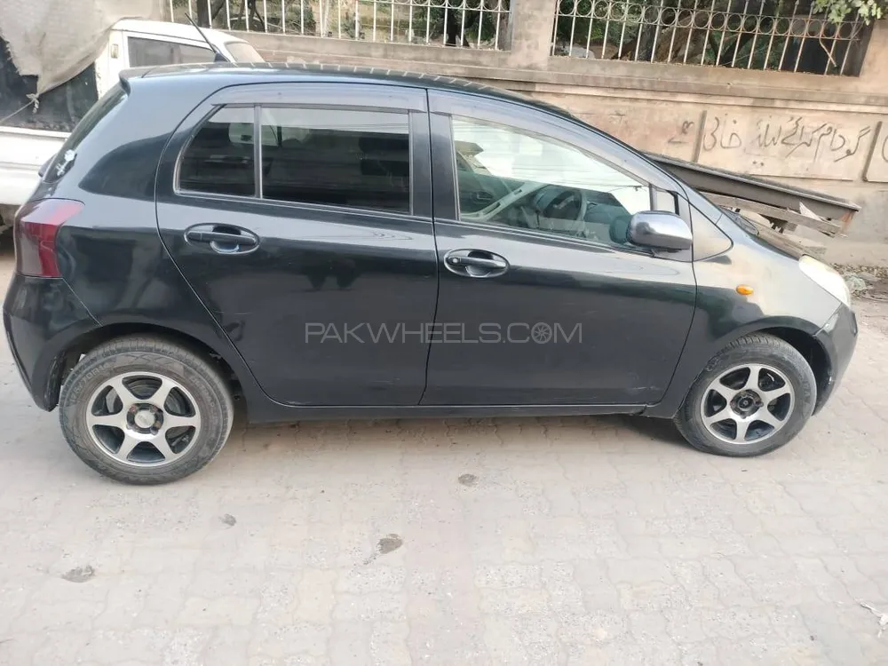 Toyota Vitz 2012 for Sale in Sialkot Image-1