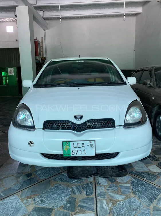 Toyota Vitz 2001 for Sale in Peshawar Image-1