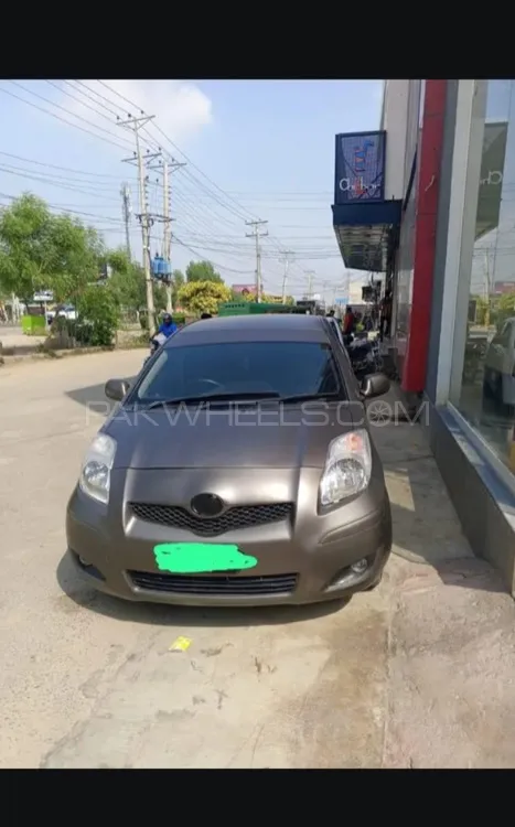 Toyota Vitz 2010 for Sale in Multan Image-1