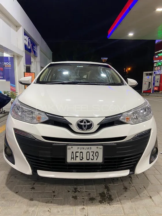 Toyota Yaris Sedan 2021 for Sale in Lahore Image-1