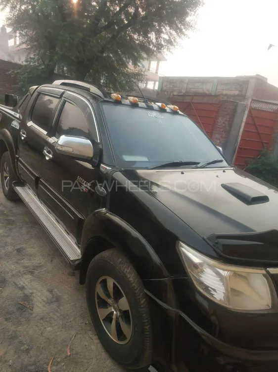 Toyota Hilux 2013 for Sale in Mandi bahauddin Image-1