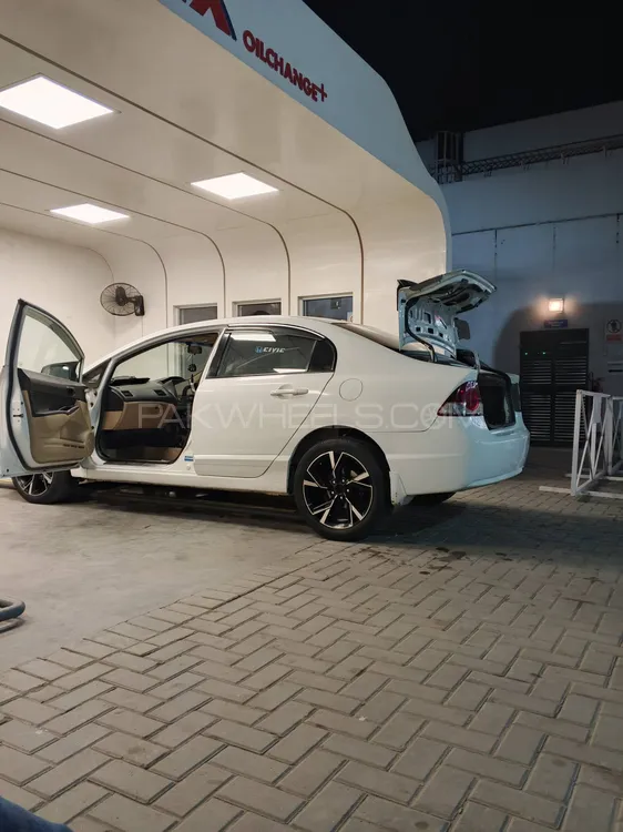 Honda Civic 2010 for Sale in Lahore Image-1