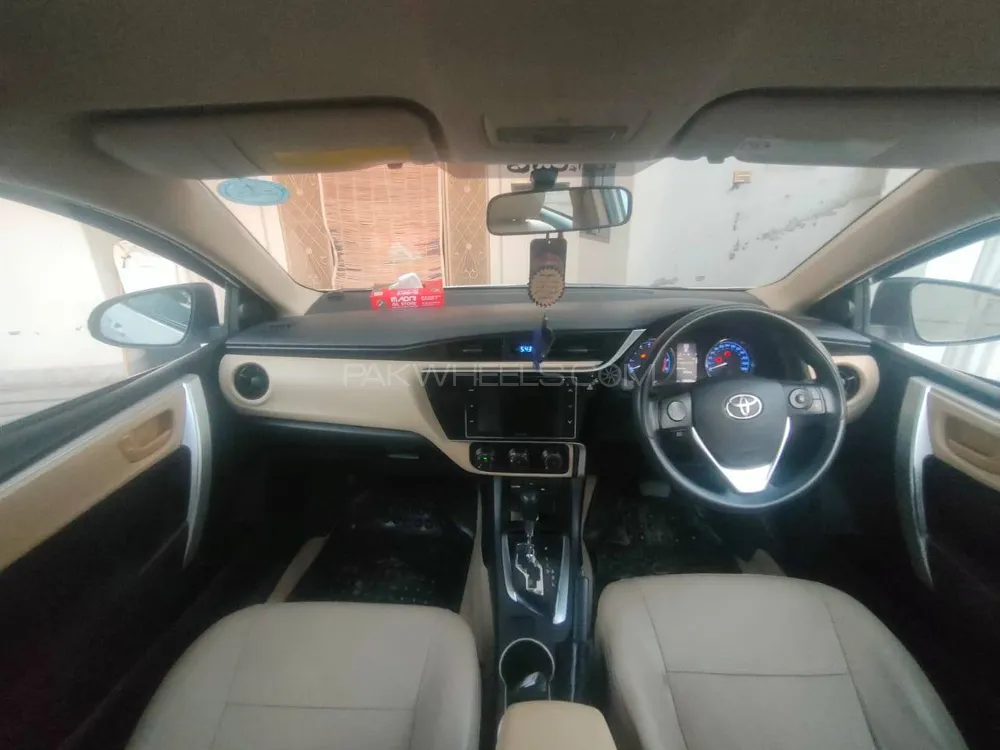 Toyota Corolla 2018 for Sale in Lahore Image-1