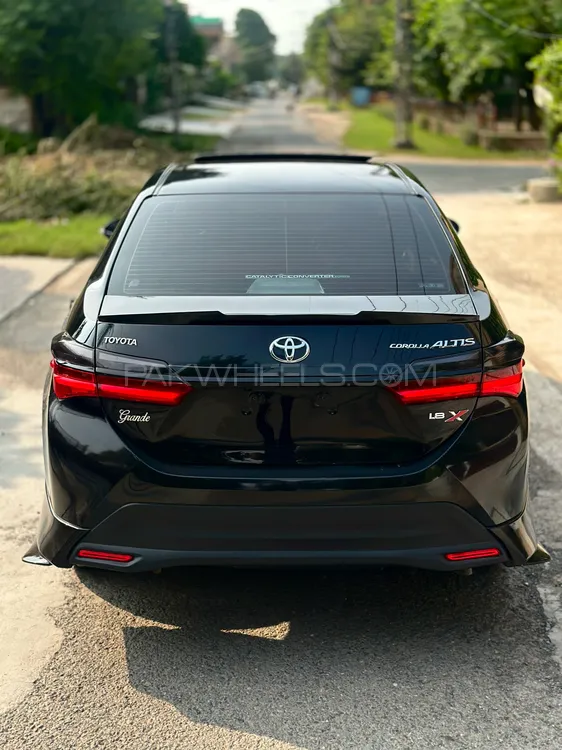 Toyota Corolla 2016 for Sale in Lahore Image-1