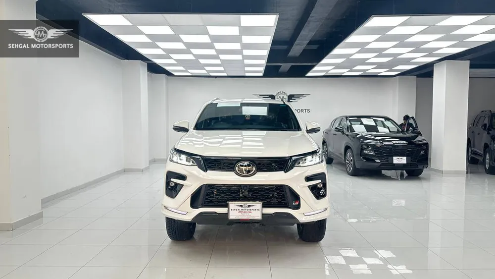 Toyota Fortuner 2025 for Sale in Islamabad Image-1