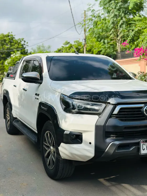 Toyota Hilux 2019 for Sale in Karachi Image-1
