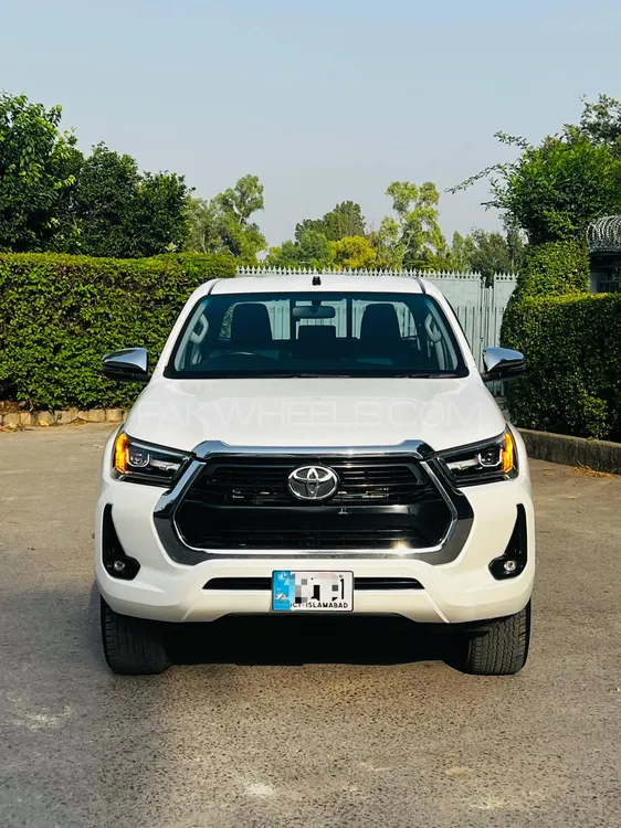 Toyota Hilux 2021 for Sale in Islamabad Image-1