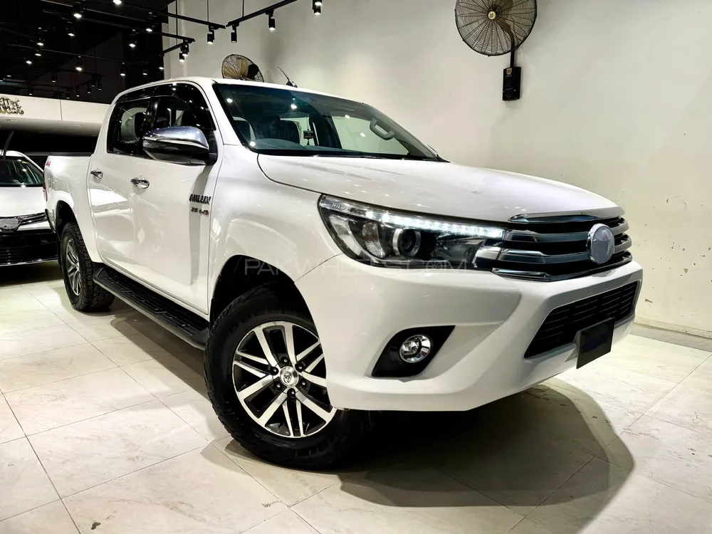 Toyota Hilux 2021 for Sale in Karachi Image-1