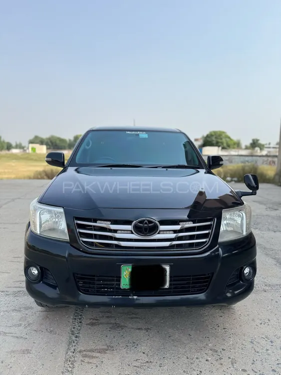 Toyota Hilux 2012 for Sale in Mardan Image-1