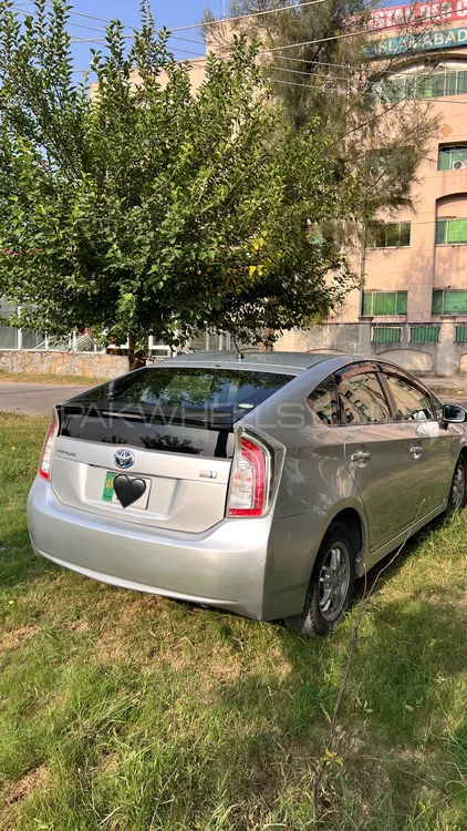 Toyota Prius 2012 for Sale in Islamabad Image-1
