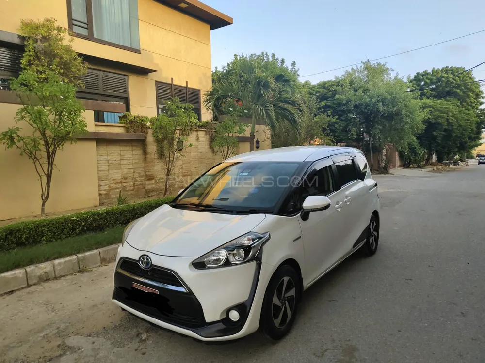 Toyota Sienta 2016 for Sale in Karachi Image-1