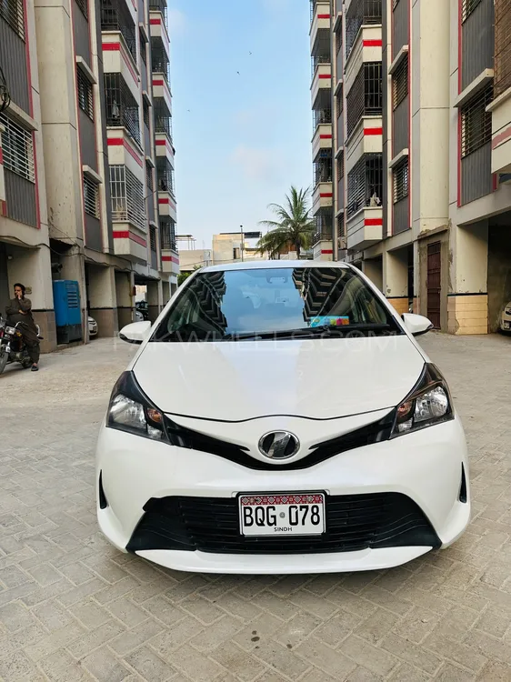 Toyota Vitz 2016 for Sale in Karachi Image-1