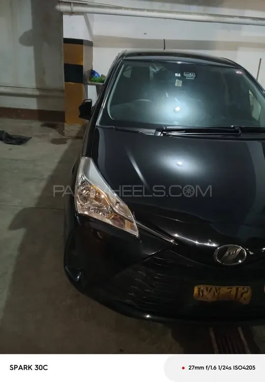 Toyota Vitz 2017 for Sale in Karachi Image-1