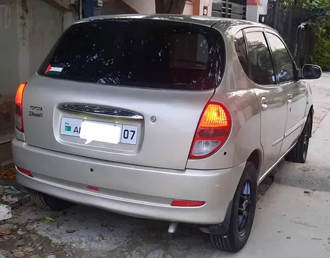 Toyota Duet 2002