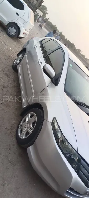 ہونڈا سٹی 2014 for Sale in صادق آباد ہونڈا سٹی 2014 for Sale in صادق آباد Image-3