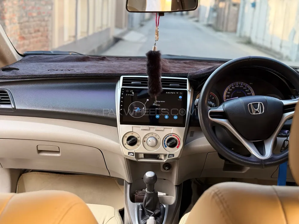 Honda City 2015 for Sale in Abbottabad Honda City 2015 for Sale in Abbottabad Image-5